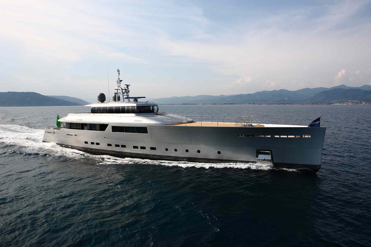exuma explorer yacht on ocean